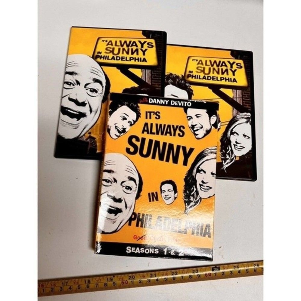 Its Always Sunny in Philadelphia Seasons 1 & 2 DVD Set Danny DeVito FX Comedy - Picture 10 of 10